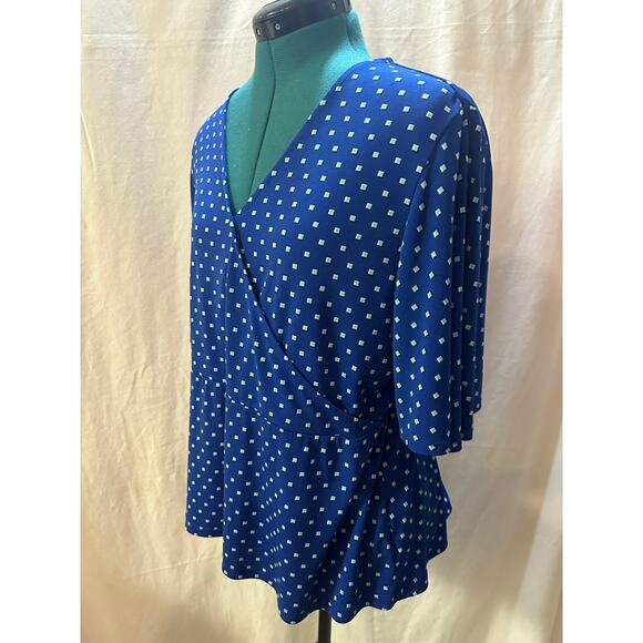 Liz Claiborne Blue Geometric Print Wrap Top | Size M - Picture 11 of 13
